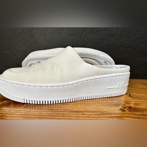Nike Women’s Air Force 1 Lover XX Slip on Sneakers off white AO1523-100 Size 8.5